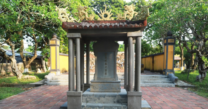 An Lăng Huế.