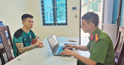 Bắt giữ đối tượng giả vờ mua hàng để cướp giật dây chuyền tại Nghệ An