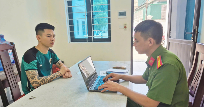 cướp giật dây chuyền