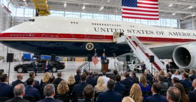 Tổng thống Trump giới thiệu chuyên cơ Air Force One mới do Qatar tặng