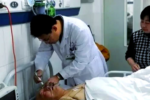 Sai lầm khi đi bộ khiến người đàn ông 56 tuổi tử vong vì xuất huyết não