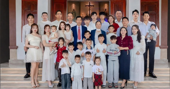 mẹ và con gái ở cữ.