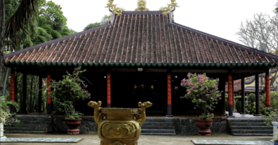 Chùa cổ gần 220 tuổi ở Tây Ninh với điển tích vị sư cắt ngón tay đúc tượng