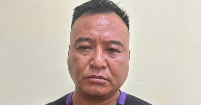 thầy giáo bị khởi tố.
