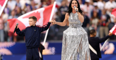 World Cup 2026: Cậu bé 10 tuổi gây sốt toàn cầu khi song ca cùng Katy Perry