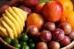 Ăn nguyên quả giữ chất xơ, uống nước ép mất phần lớn dưỡng chất