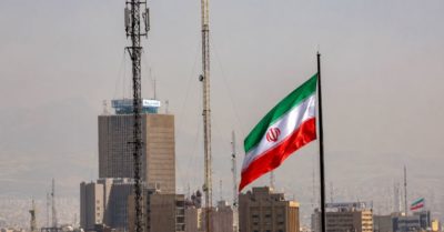 Căn cứ Hạm đội 5 Mỹ ở Bahrain trúng tên lửa, còi báo động vang khắp Kuwait