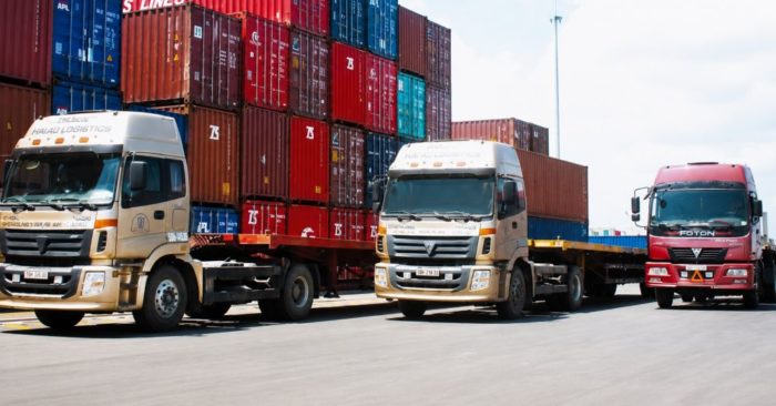 Phó Thủ tướng yêu cầu doanh nghiệp vận tải giảm cước theo giá xăng dầu