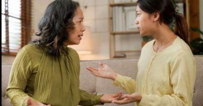 Con dâu bị mẹ chồng phản đối vì thuê người phụ vài giờ mỗi ngày