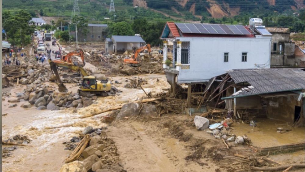Bản Chít tan hoang sau lũ quét ở xã Mường Than