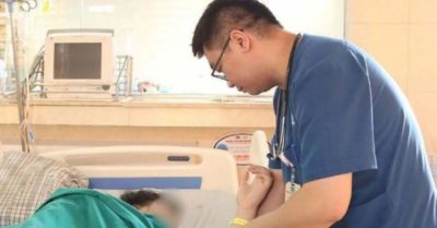 Thiếu niên 15 tuổi đột quỵ não khi đang đi vệ sinh, được cứu trong giờ vàng