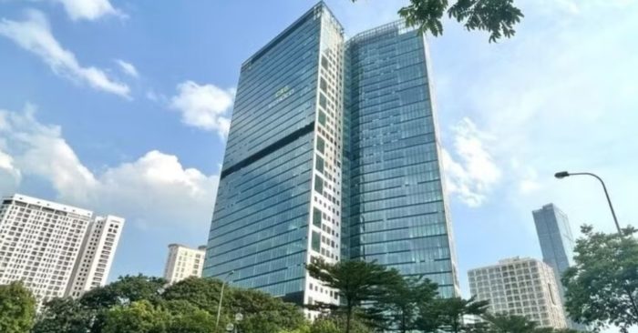 Lương Chủ tịch TKV gần 130 triệu đồng/tháng theo báo cáo năm 2025, cùng thông tin về thu nhập của lãnh đạo tập đoàn.