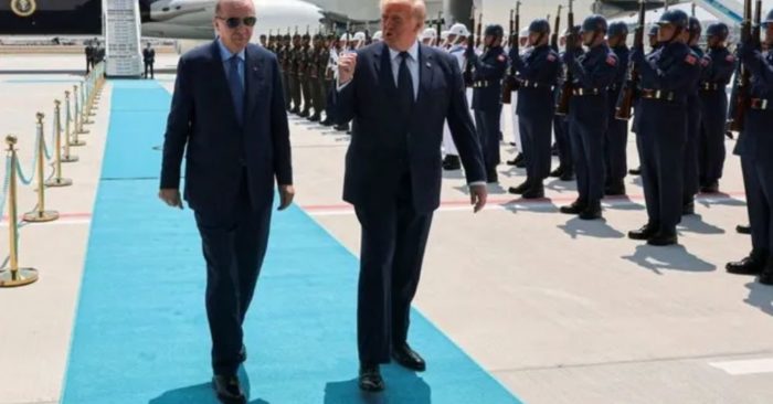 Vì sao Tổng thống Trump đổi chuyên cơ sau hội nghị NATO?
