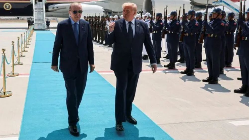 Vì sao ông Trump đổi chuyên cơ sau hội nghị NATO?