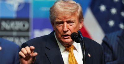 Ông Trump cảnh báo Mỹ sẽ đáp trả bằng hàng nghìn tên lửa nếu bị Iran ám sát