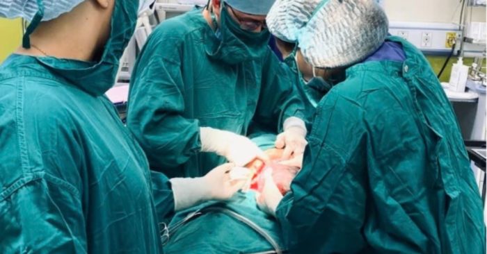 Lựa chọn sinh tử của mẹ hiếm muộn mang tam thai