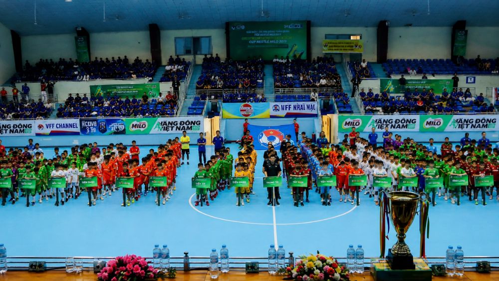 Khai mạc VCK Giải bóng đá Nhi đồng U11 toàn quốc Cúp Nestlé MILO 2026 với sự góp mặt của nhiều đội bóng, hứa hẹn những trận cầu hấp dẫn.