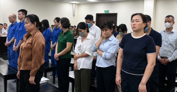 Cựu cán bộ Sở Y tế Hà Nội nói chỉ nhận 166 triệu đồng, tòa xác định hơn 1,3 tỷ đồng
