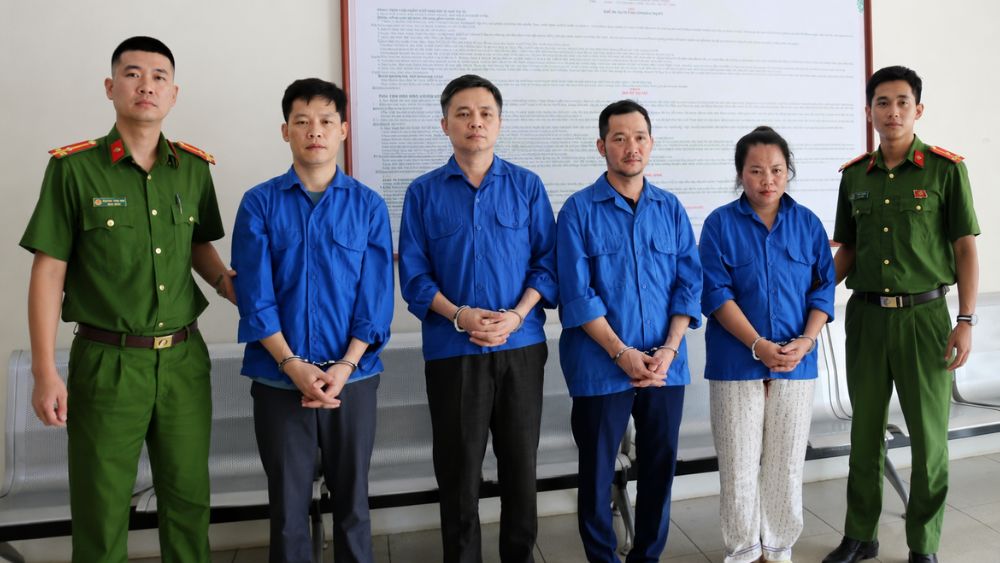 Triệt phá đường dây tiền ảo lừa đảo hơn 3.000 người, cơ quan công an bắt giữ nhiều đối tượng, làm rõ thủ đoạn chiếm đoạt tài sản.