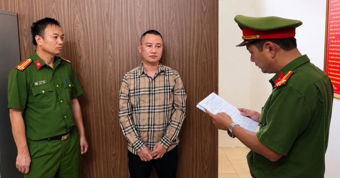 Hai người khai thác trái phép quặng antimon ở Ninh Bình bị khởi tố