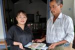 Ông Lưu Văn Biên ở xã Vĩnh Linh nhặt túi chứa gần 75 triệu đồng, trình báo công an trả lại