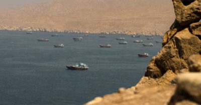 Iran đàm phán với Mỹ, vẫn đòi quyền kiểm soát eo biển Hormuz