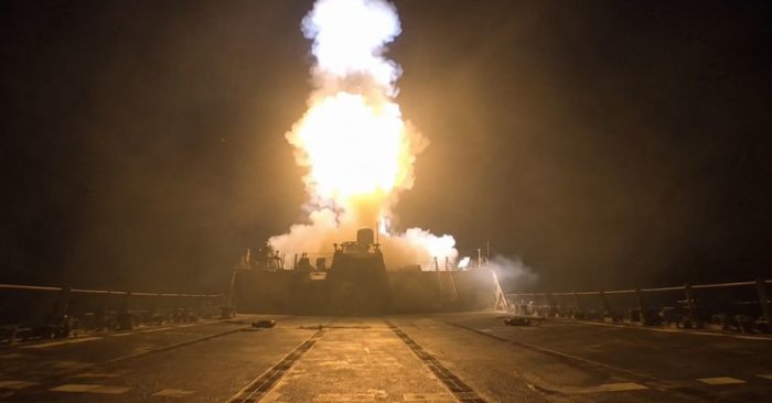 Mỹ nối lại phong tỏa hàng hải với Iran, tăng sức ép quân sự và an ninh tại Trung Đông. Xem diễn biến mới nhất.