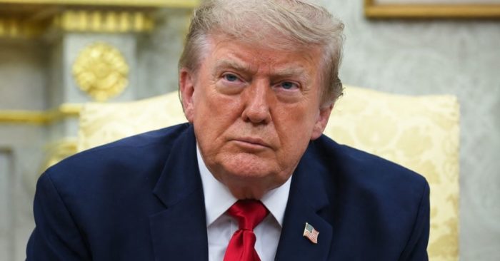 Ông Trump cảnh báo Mỹ sẽ đáp trả mạnh nếu Iran tấn công tàu ở eo biển Hormuz. Xem chi tiết phát biểu và diễn biến mới nhất.
