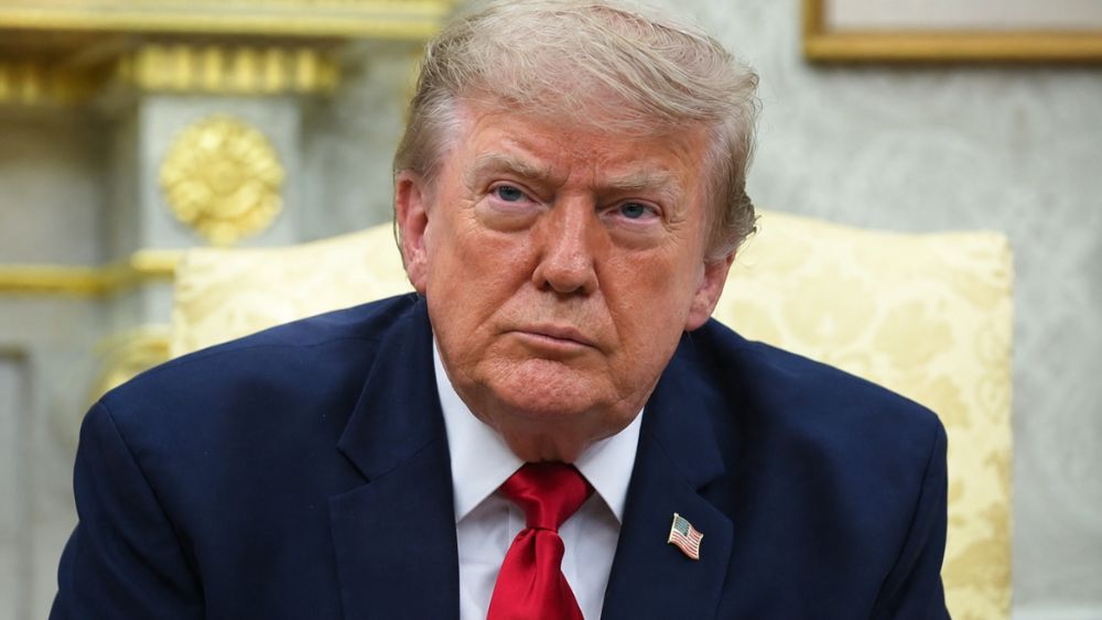 Ông Trump cảnh báo Mỹ sẽ đáp trả mạnh nếu Iran tấn công tàu ở eo biển Hormuz. Xem chi tiết phát biểu và diễn biến mới nhất.
