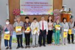Ở tuổi 80, một chủ cơ sở muối sấy đã chi hơn 25 tỉ đồng cho người nghèo