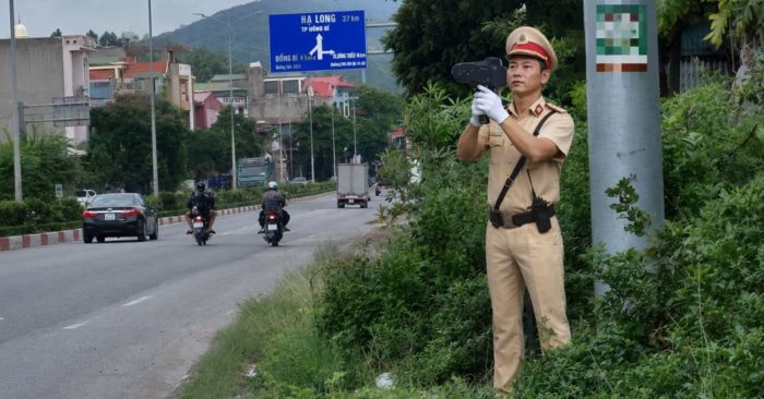 Mô hình chiến sĩ CSGT giả được bố trí tại Quảng Ninh