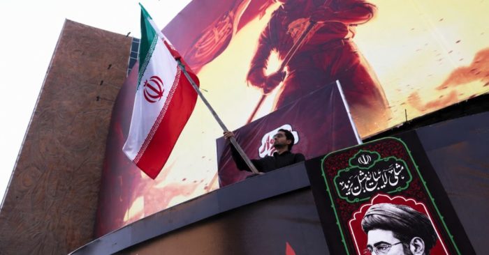 Iran cảnh báo các nước theo Mỹ sẽ thành “kẻ thù”