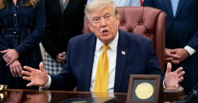 Ông Trump dọa bỏ tù người tiết lộ tin thiếu đạn dược của Mỹ