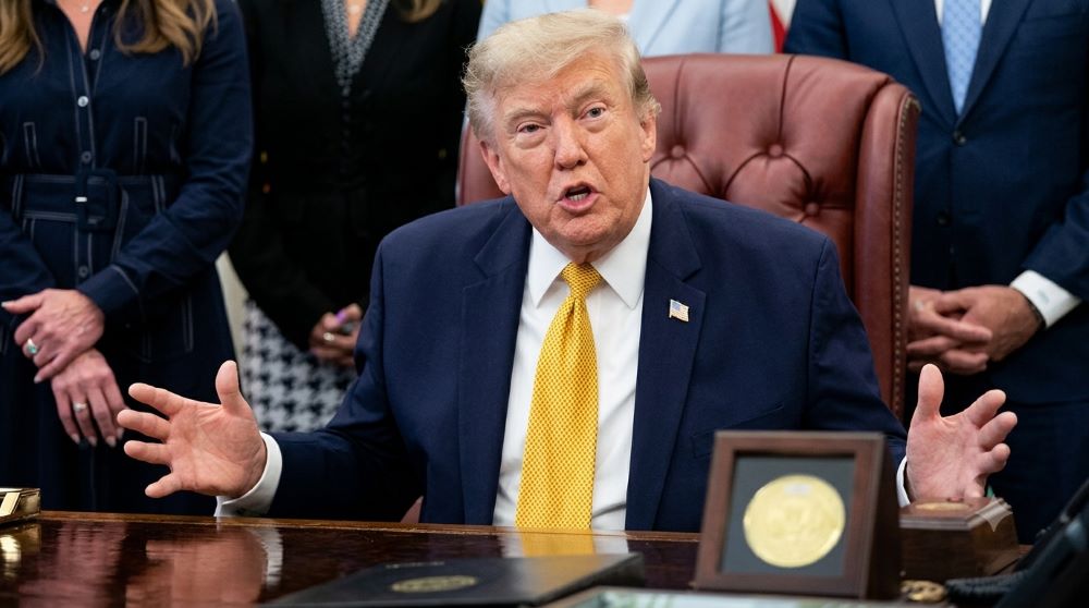 Tổng thống Donald Trump đe dọa áp đặt trừng phạt đối với những bên lan truyền thông tin Mỹ thiếu hụt đạn dược.