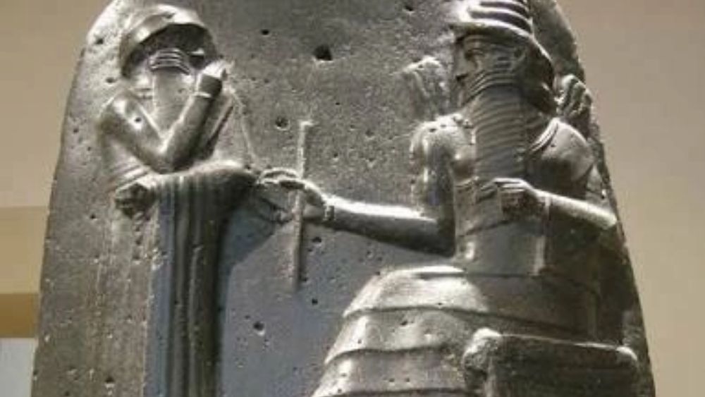 Bộ luật Hammurabi và những hình phạt khắc nghiệtBia đá khắc Bộ luật Hammurabi, ghi các quy định pháp luật của Babylon cổ đại