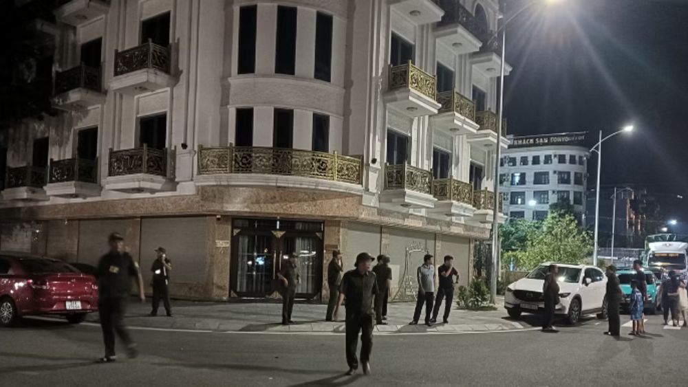 Lực lượng chức năng có mặt tại nhà Hải Sapa TV