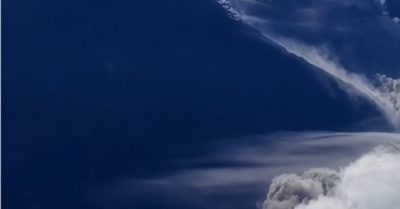 Khoảnh khắc sông băng sụp đổ kích hoạt lũ quét ở Nepal