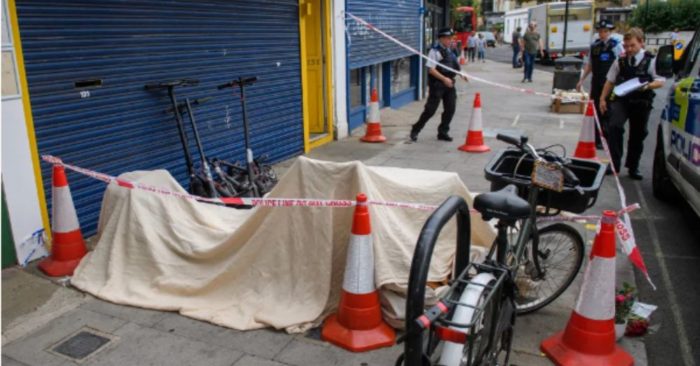 Phụ nữ 52 tuổi bị đâm tử vong trong nhà ở London