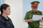 Người phụ nữ pha cồn thành rượu bán bị khởi tố ở Quảng Ngãi