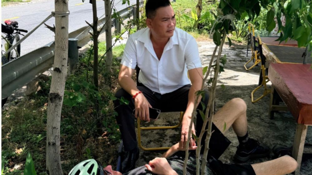 Du khách Hà Lan ngất khi đạp xe qua đèo Hải Vân
