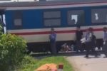 Cụ bà tử vong tại chỗ sau va chạm với tàu SE8 ở Nghệ An