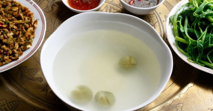 Uống nước luộc rau có tốt không? Tìm hiểu lợi ích, giá trị dinh dưỡng và những lưu ý quan trọng để sử dụng đúng cách.