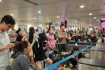 Tân Sơn Nhất tê liệt hơn 2 giờ vì drone lạ xâm nhập