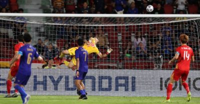 Việt Nam thắng Thái Lan 2-0, tạo lợi thế lớn