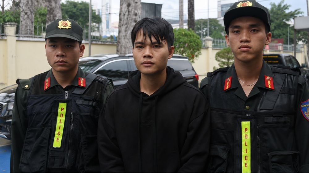 Lê Tuấn Phong bị cáo buộc tổ chức đòi nợ bằng nhiều thủ đoạn gây sức ép, trong đó có vụ bác sĩ phải bỏ 40 triệu đồng trả thay
