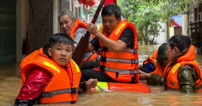 Narra ngoài khơi, nước lũ đã bao vây Lạng Sơn