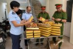 Thu giữ 200 bánh Trung thu không có hóa đơn tại Hà Nội