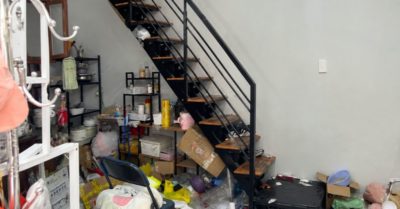 Cánh cửa đóng kín che giấu sự việc suốt ba ngày