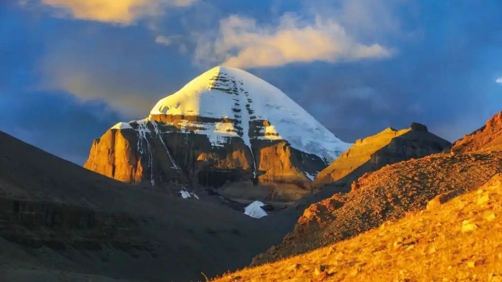 Núi Kailash cao 6.638m ở Tây Tạng