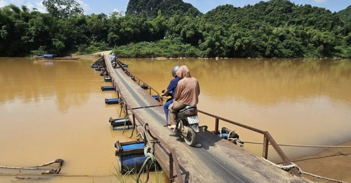 Người dân Đồng Phú hơn 20 năm chờ cây cầu kiên cố qua sông Gianh